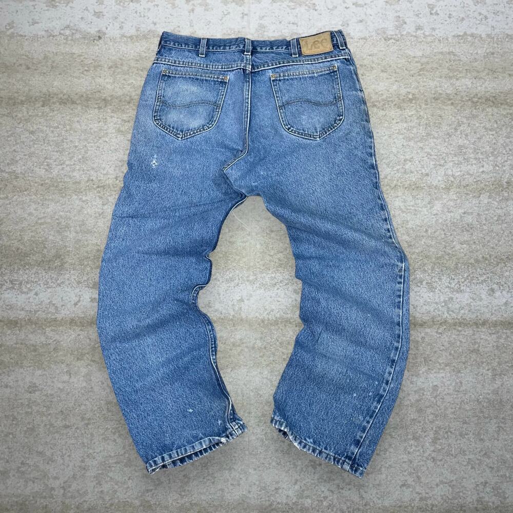 Vintage 90s Lee MR Jeans 34x30 Regular Straight Leg Fit Medium Wash Denim